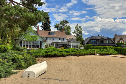 Kelowna Real Estate at 1988 Abbott Street, Kelowna, Central Okanagan Kelowna Real Estate at 1988 Abbott Street, Kelowna, Central Okanagan