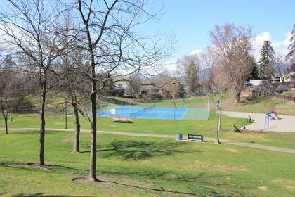 Kelowna Real Estate at 1675 Willow Crescent, Kelowna, Central Okanagan Kelowna Real Estate at 1675 Willow Crescent, Kelowna, Central Okanagan