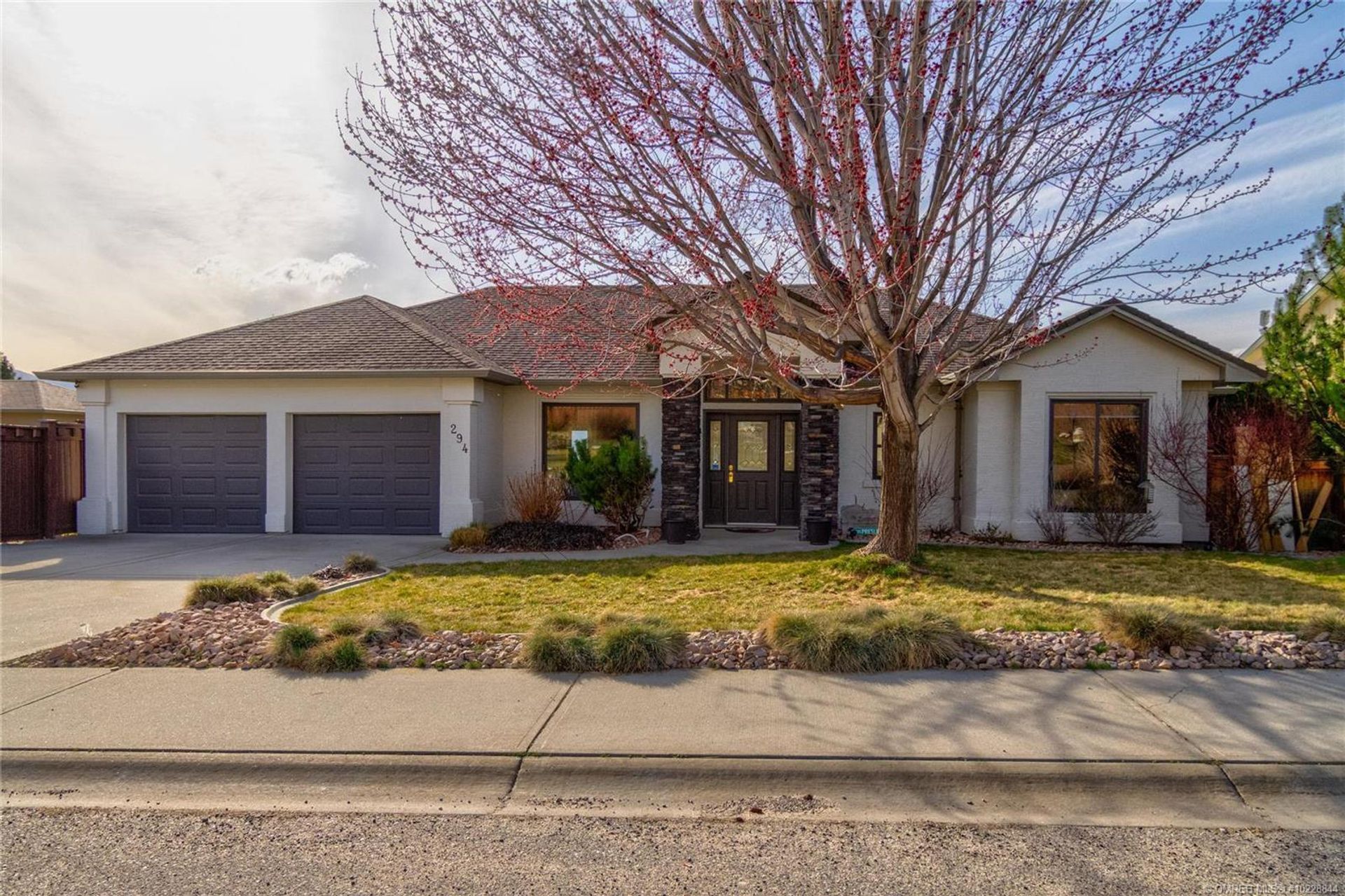 294 Raven Drive, Upper Mission, Kelowna  by McFadden Real Estate 294 Raven Drive, Upper Mission, Kelowna