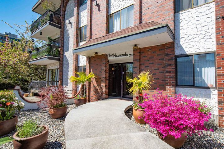 214-e-15th-street-central-lonsdale-north-vancouver-02 at 303 - 214 E 15th Street, Central Lonsdale, North Vancouver 214-e-15th-street-central-lonsdale-north-vancouver-02 at 303 - 214 E 15th Street, Central Lonsdale, North Vancouver