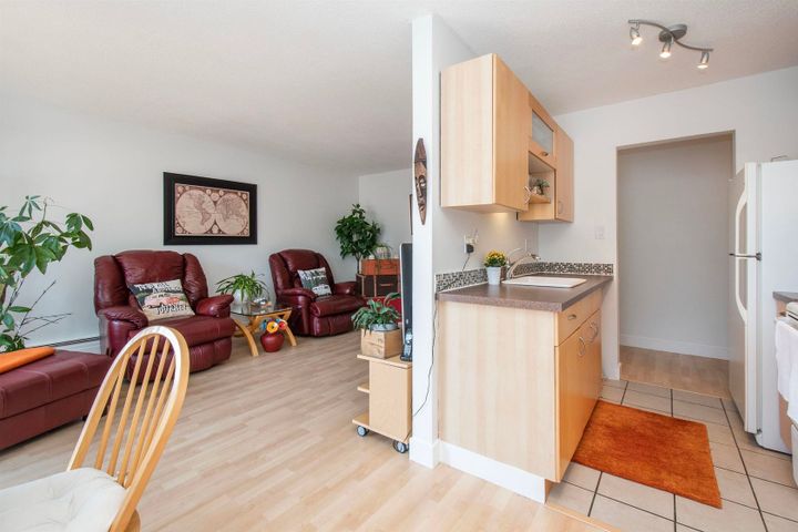 214-e-15th-street-central-lonsdale-north-vancouver-15 at 303 - 214 E 15th Street, Central Lonsdale, North Vancouver 214-e-15th-street-central-lonsdale-north-vancouver-15 at 303 - 214 E 15th Street, Central Lonsdale, North Vancouver