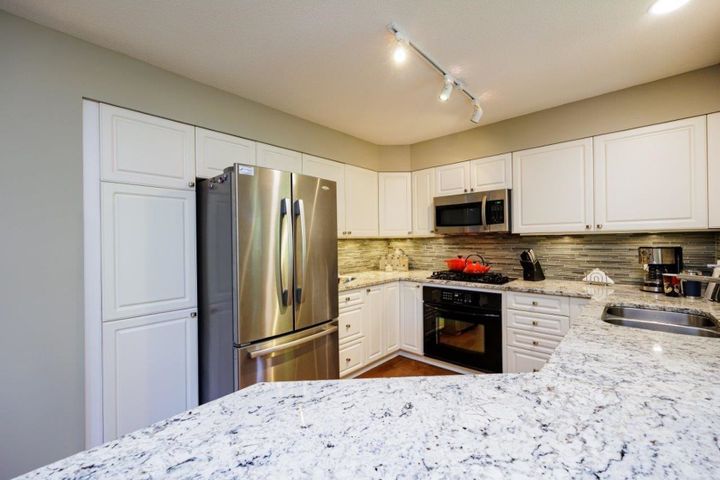 1550-larkhall-crescent-northlands-north-vancouver-09 at 12 - 1550 Larkhall Crescent, Northlands, North Vancouver 1550-larkhall-crescent-northlands-north-vancouver-09 at 12 - 1550 Larkhall Crescent, Northlands, North Vancouver