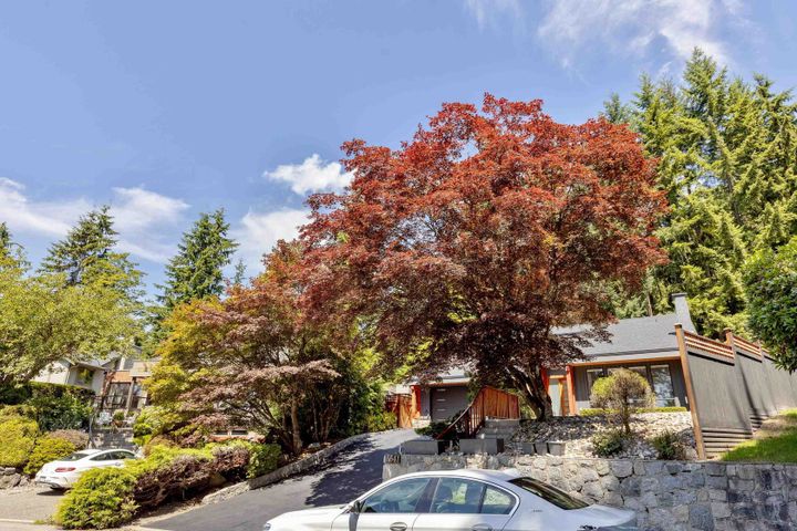 5541-cliffridge-place-canyon-heights-nv-north-vancouver-04 at 5541 Cliffridge Place, Canyon Heights NV, North Vancouver 5541-cliffridge-place-canyon-heights-nv-north-vancouver-04 at 5541 Cliffridge Place, Canyon Heights NV, North Vancouver