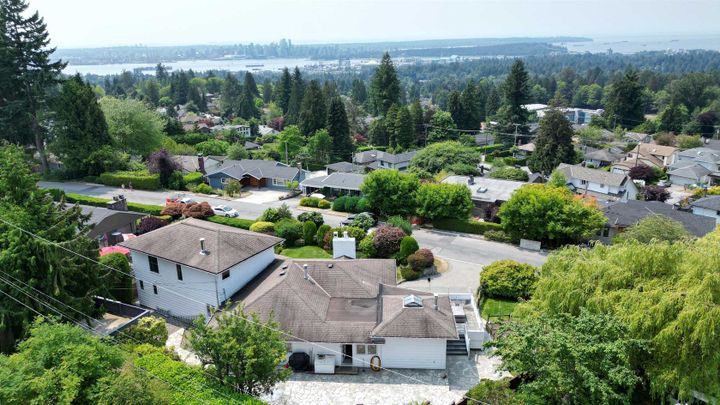 240-sandringham-crescent-upper-lonsdale-north-vancouver-39 at 240 Sandringham Crescent, Upper Lonsdale, North Vancouver 240-sandringham-crescent-upper-lonsdale-north-vancouver-39 at 240 Sandringham Crescent, Upper Lonsdale, North Vancouver