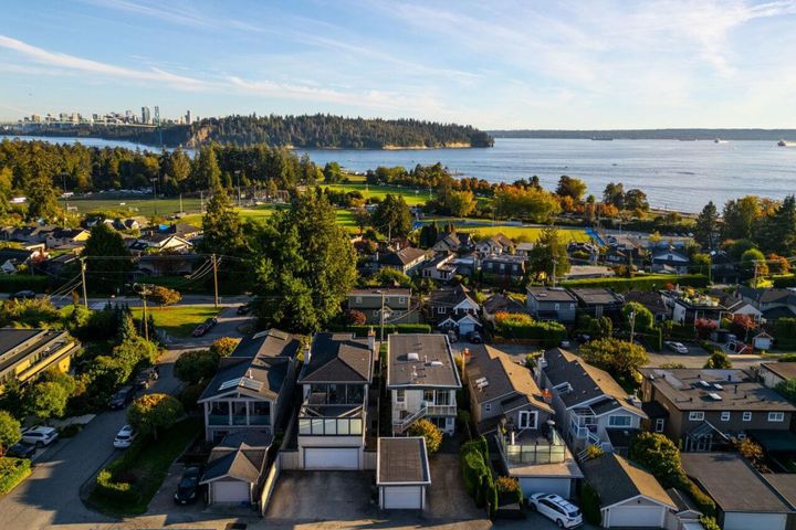 1215-clyde-avenue-ambleside-west-vancouver-31 at 1215 Clyde Avenue, Ambleside, West Vancouver 1215-clyde-avenue-ambleside-west-vancouver-31 at 1215 Clyde Avenue, Ambleside, West Vancouver