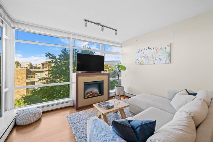 1320-chesterfield-avenue-central-lonsdale-north-vancouver-04 at 404 - 1320 Chesterfield Avenue, Central Lonsdale, North Vancouver 1320-chesterfield-avenue-central-lonsdale-north-vancouver-04 at 404 - 1320 Chesterfield Avenue, Central Lonsdale, North Vancouver