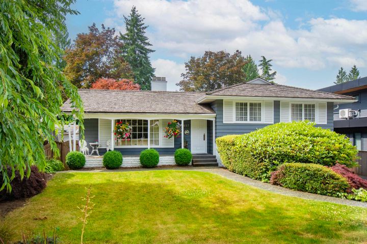 1057-montroyal-boulevard-canyon-heights-nv-north-vancouver-02-1 at 1057 Montroyal Boulevard, Canyon Heights NV, North Vancouver 1057-montroyal-boulevard-canyon-heights-nv-north-vancouver-02-1 at 1057 Montroyal Boulevard, Canyon Heights NV, North Vancouver