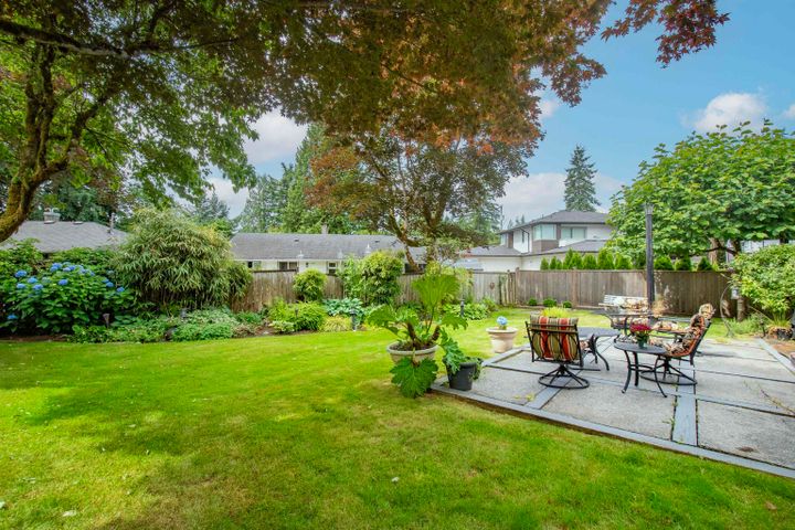 1057-montroyal-boulevard-canyon-heights-nv-north-vancouver-05 at 1057 Montroyal Boulevard, Canyon Heights NV, North Vancouver 1057-montroyal-boulevard-canyon-heights-nv-north-vancouver-05 at 1057 Montroyal Boulevard, Canyon Heights NV, North Vancouver