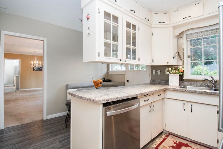 1057-montroyal-boulevard-canyon-heights-nv-north-vancouver-17-1 at 1057 Montroyal Boulevard, Canyon Heights NV, North Vancouver