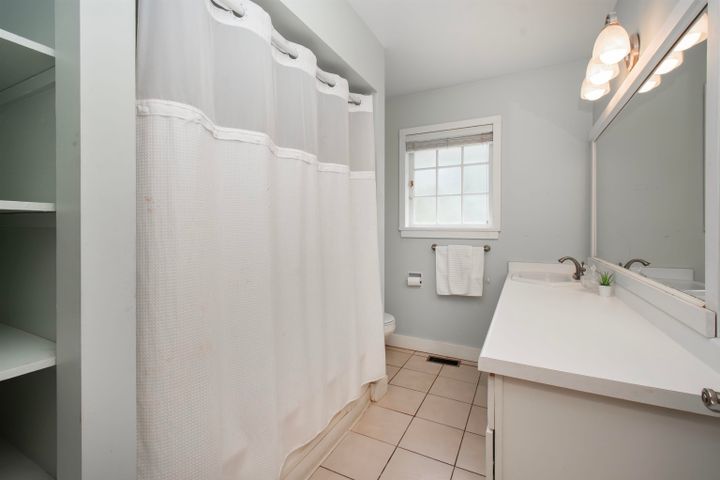 1057-montroyal-boulevard-canyon-heights-nv-north-vancouver-19-1 at 1057 Montroyal Boulevard, Canyon Heights NV, North Vancouver