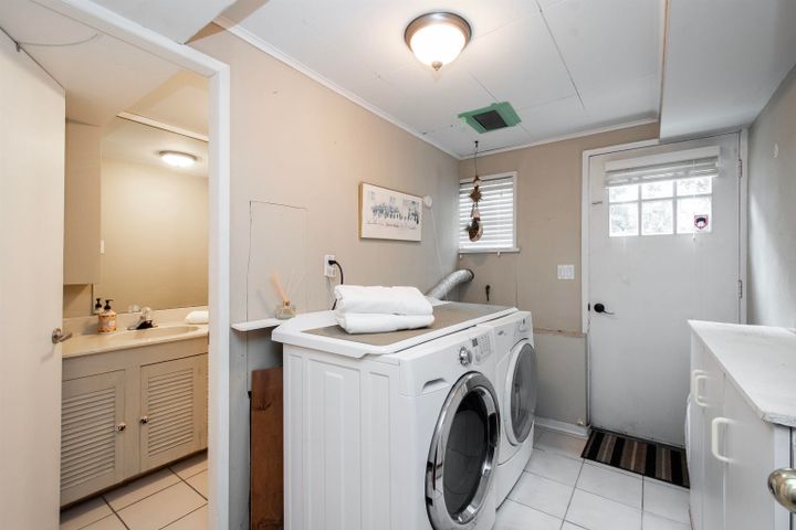 1057-montroyal-boulevard-canyon-heights-nv-north-vancouver-23-1 at 1057 Montroyal Boulevard, Canyon Heights NV, North Vancouver