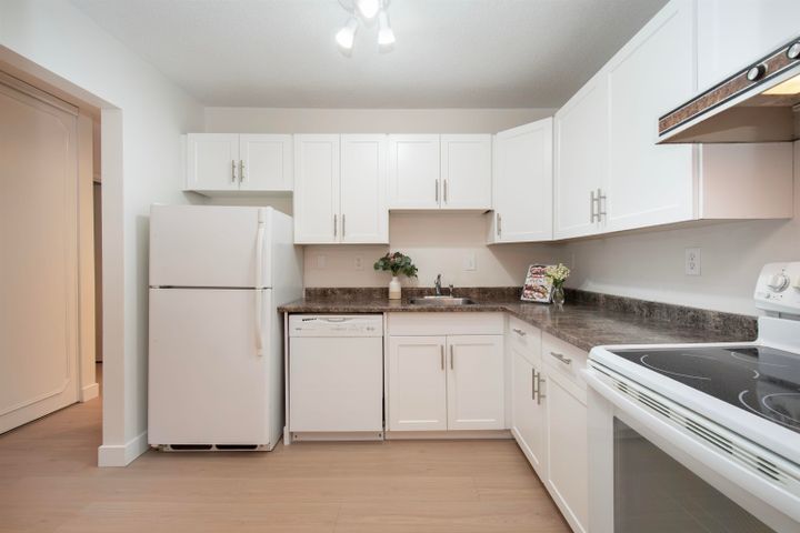 1385-draycott-road-lynn-valley-north-vancouver-10 at 307 - 1385 Draycott Road, Lynn Valley, North Vancouver