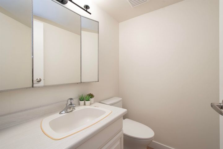 1385-draycott-road-lynn-valley-north-vancouver-20-1 at 307 - 1385 Draycott Road, Lynn Valley, North Vancouver