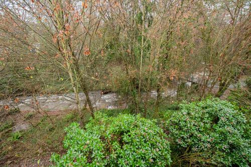 1385-draycott-road-lynn-valley-north-vancouver-25 at 307 - 1385 Draycott Road, Lynn Valley, North Vancouver