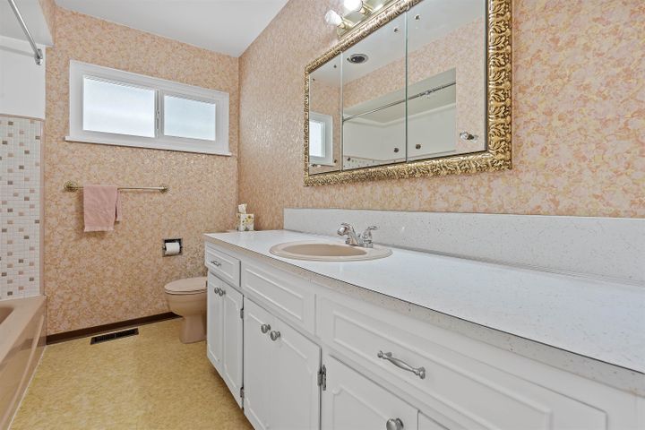1189-edgewood-place-canyon-heights-nv-north-vancouver-21 at 1189 Edgewood Place, Canyon Heights NV, North Vancouver