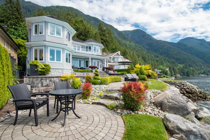 8-ocean-point-drive-howe-sound-west-vancouver-02-1 at 8 Ocean Point Drive, Howe Sound, West Vancouver