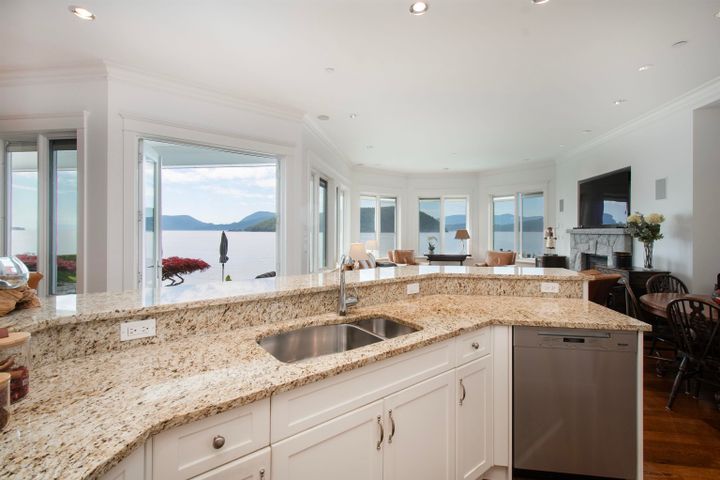 8-ocean-point-drive-howe-sound-west-vancouver-11-1 at 8 Ocean Point Drive, Howe Sound, West Vancouver
