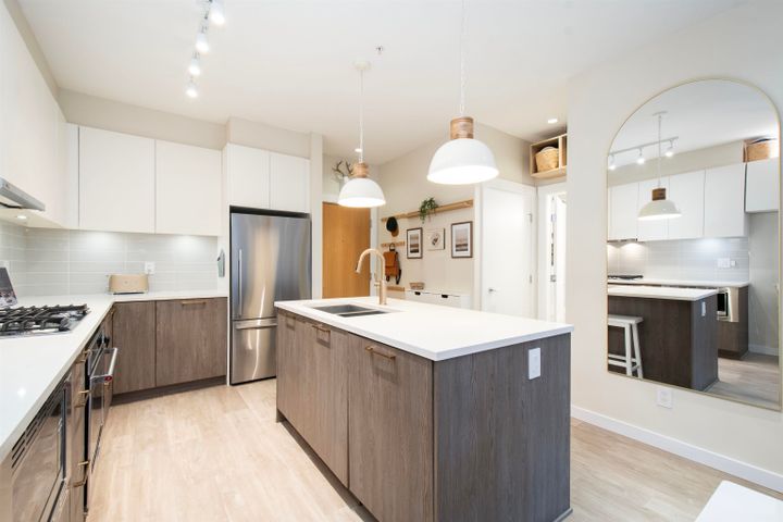 615-e-3rd-street-lower-lonsdale-north-vancouver-17 at 111 - 615 E 3rd Street, Lower Lonsdale, North Vancouver