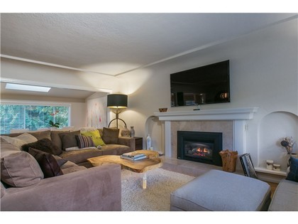 image-261633590-3.jpg at 995  Ave, Edgemont, North Vancouver