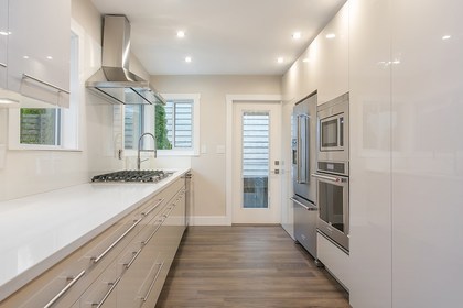 image-262042218-2.jpg at 930  Drive, Lynn Valley, North Vancouver