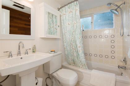 r2040295-residential-detached-ei3m5b-o at 1381  Road, Lynn Valley, North Vancouver