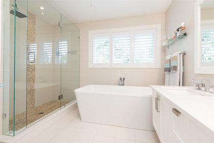 image-262108528-14.jpg at 4464  Lane, Canyon Heights NV, North Vancouver image-262108528-14.jpg at 4464  Lane, Canyon Heights NV, North Vancouver