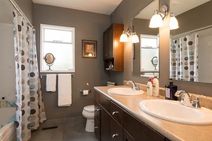 12.jpg at 919 Leovista, Edgemont, North Vancouver 12.jpg at 919 Leovista, Edgemont, North Vancouver