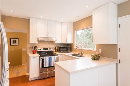 3.jpg at 919 Leovista, Edgemont, North Vancouver 3.jpg at 919 Leovista, Edgemont, North Vancouver