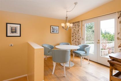 6.jpg at 919 Leovista, Edgemont, North Vancouver 6.jpg at 919 Leovista, Edgemont, North Vancouver