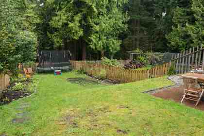 3954-sunnycrest-drive-forest-hills-nv-north-vancouver-20 at 3954 Sunnycrest Drive, Forest Hills NV, North Vancouver 3954-sunnycrest-drive-forest-hills-nv-north-vancouver-20 at 3954 Sunnycrest Drive, Forest Hills NV, North Vancouver