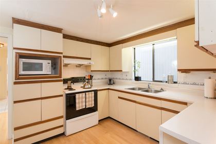 1045-canyon-boulevard-canyon-heights-nv-north-vancouver-07 at 1045 Canyon Boulevard, Canyon Heights NV, North Vancouver 1045-canyon-boulevard-canyon-heights-nv-north-vancouver-07 at 1045 Canyon Boulevard, Canyon Heights NV, North Vancouver