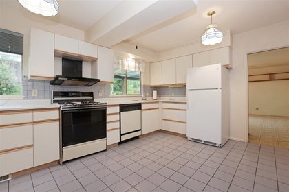 484-vienna-crescent-upper-delbrook-north-vancouver-08 at 484 Vienna Crescent, Upper Delbrook, North Vancouver 484-vienna-crescent-upper-delbrook-north-vancouver-08 at 484 Vienna Crescent, Upper Delbrook, North Vancouver