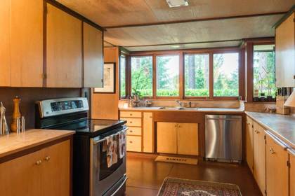 3635-sunnycrest-drive-edgemont-north-vancouver-13 at 3635 Sunnycrest Drive, Edgemont, North Vancouver