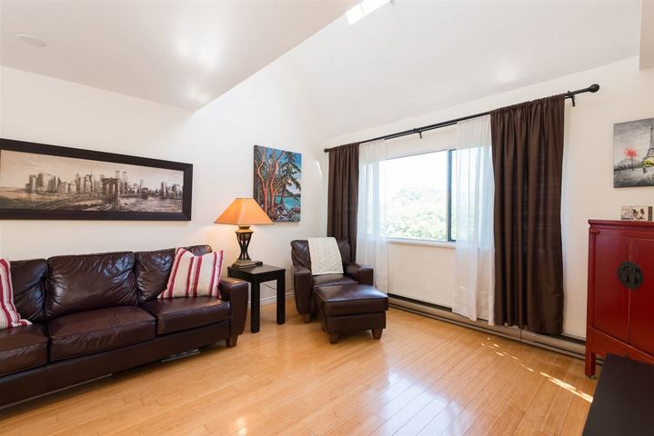 2001-balsam-street-kitsilano-vancouver-west-03 at 305 - 2001 Balsam Street, Kitsilano, Vancouver West 2001-balsam-street-kitsilano-vancouver-west-03 at 305 - 2001 Balsam Street, Kitsilano, Vancouver West