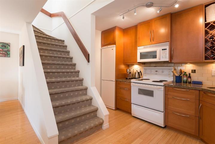 2001-balsam-street-kitsilano-vancouver-west-11 at 305 - 2001 Balsam Street, Kitsilano, Vancouver West 2001-balsam-street-kitsilano-vancouver-west-11 at 305 - 2001 Balsam Street, Kitsilano, Vancouver West