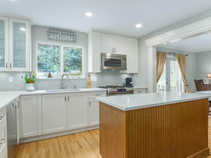 5477-cliffridge-avenue-canyon-heights-nv-north-vancouver-02 at 5477 Cliffridge Avenue, Canyon Heights NV, North Vancouver 5477-cliffridge-avenue-canyon-heights-nv-north-vancouver-02 at 5477 Cliffridge Avenue, Canyon Heights NV, North Vancouver
