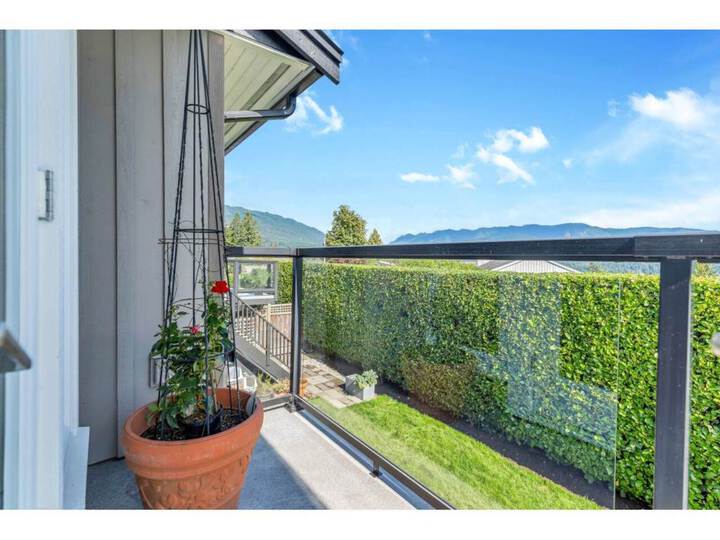 714-huntingdon-crescent-dollarton-north-vancouver-27 at 714 Huntingdon Crescent, Dollarton, North Vancouver 714-huntingdon-crescent-dollarton-north-vancouver-27 at 714 Huntingdon Crescent, Dollarton, North Vancouver