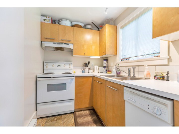 714-huntingdon-crescent-dollarton-north-vancouver-35 at 714 Huntingdon Crescent, Dollarton, North Vancouver 714-huntingdon-crescent-dollarton-north-vancouver-35 at 714 Huntingdon Crescent, Dollarton, North Vancouver