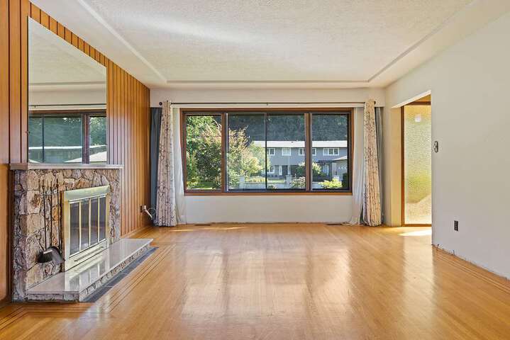 4387-quinton-place-canyon-heights-nv-north-vancouver-07 at 4387 Quinton Place, Canyon Heights NV, North Vancouver 4387-quinton-place-canyon-heights-nv-north-vancouver-07 at 4387 Quinton Place, Canyon Heights NV, North Vancouver