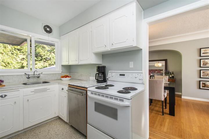 3380-edgemont-boulevard-edgemont-north-vancouver-10 at 3380 Edgemont Boulevard, Edgemont, North Vancouver 3380-edgemont-boulevard-edgemont-north-vancouver-10 at 3380 Edgemont Boulevard, Edgemont, North Vancouver