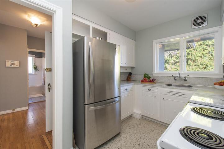 3380-edgemont-boulevard-edgemont-north-vancouver-11 at 3380 Edgemont Boulevard, Edgemont, North Vancouver 3380-edgemont-boulevard-edgemont-north-vancouver-11 at 3380 Edgemont Boulevard, Edgemont, North Vancouver