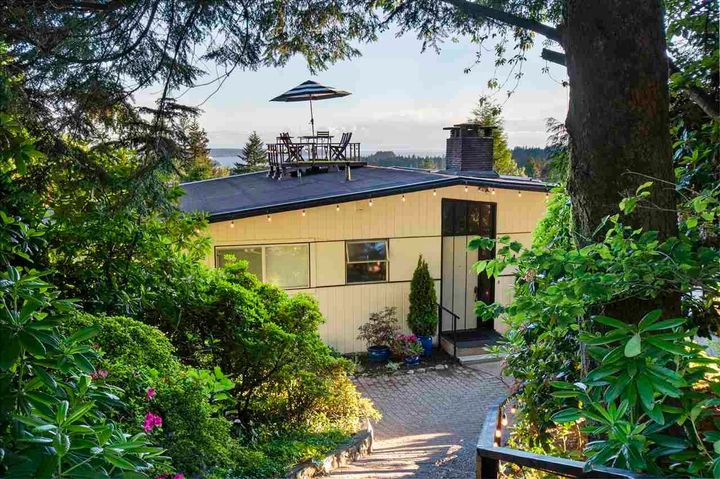711-montroyal-boulevard-canyon-heights-nv-north-vancouver-31 at 711 Montroyal Boulevard, Canyon Heights NV, North Vancouver 711-montroyal-boulevard-canyon-heights-nv-north-vancouver-31 at 711 Montroyal Boulevard, Canyon Heights NV, North Vancouver
