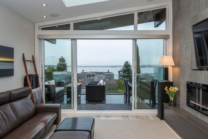 2309-bellevue-avenue-dundarave-west-vancouver-04 at 2309 Bellevue Avenue, Dundarave, West Vancouver 2309-bellevue-avenue-dundarave-west-vancouver-04 at 2309 Bellevue Avenue, Dundarave, West Vancouver
