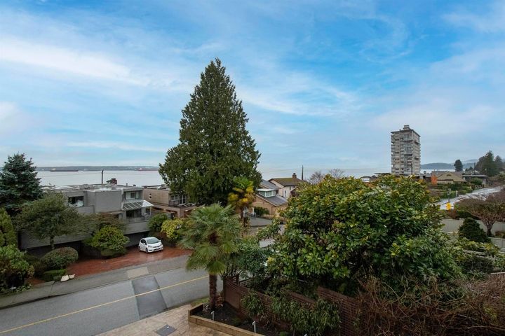 2309-bellevue-avenue-dundarave-west-vancouver-29 at 2309 Bellevue Avenue, Dundarave, West Vancouver 2309-bellevue-avenue-dundarave-west-vancouver-29 at 2309 Bellevue Avenue, Dundarave, West Vancouver