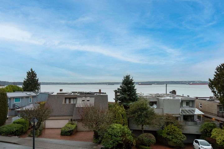 2309-bellevue-avenue-dundarave-west-vancouver-30 at 2309 Bellevue Avenue, Dundarave, West Vancouver 2309-bellevue-avenue-dundarave-west-vancouver-30 at 2309 Bellevue Avenue, Dundarave, West Vancouver