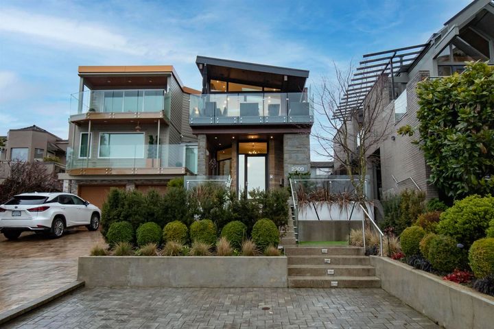 2309-bellevue-avenue-dundarave-west-vancouver-35 at 2309 Bellevue Avenue, Dundarave, West Vancouver 2309-bellevue-avenue-dundarave-west-vancouver-35 at 2309 Bellevue Avenue, Dundarave, West Vancouver