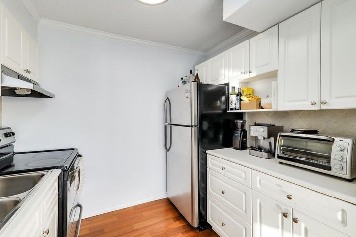 650-16th-street-ambleside-west-vancouver-15 at 301 - 650 16th Street, Ambleside, West Vancouver 650-16th-street-ambleside-west-vancouver-15 at 301 - 650 16th Street, Ambleside, West Vancouver