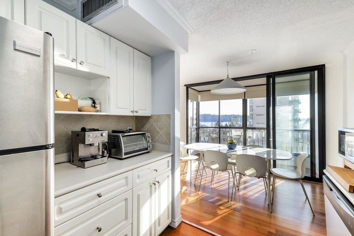 650-16th-street-ambleside-west-vancouver-16 at 301 - 650 16th Street, Ambleside, West Vancouver 650-16th-street-ambleside-west-vancouver-16 at 301 - 650 16th Street, Ambleside, West Vancouver