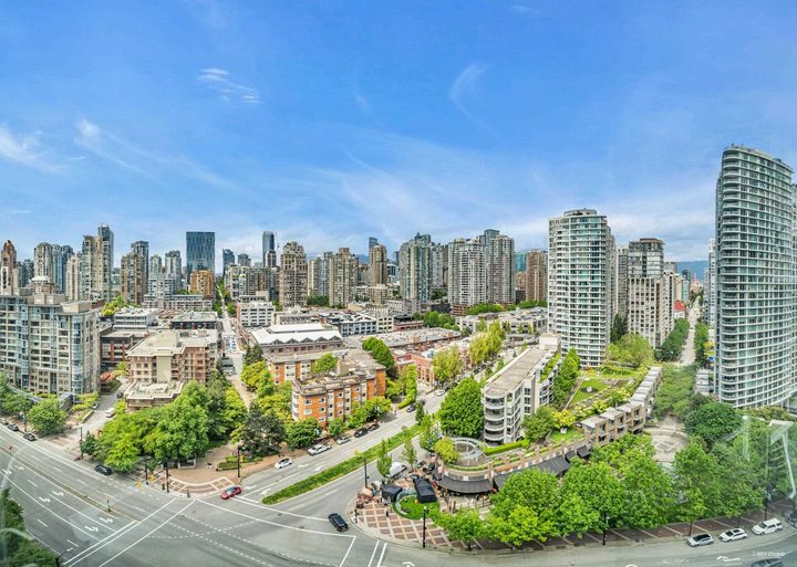 193-aquarius-mews-yaletown-vancouver-west-03 at 2105 - 193 Aquarius Mews, Yaletown, Vancouver West 193-aquarius-mews-yaletown-vancouver-west-03 at 2105 - 193 Aquarius Mews, Yaletown, Vancouver West