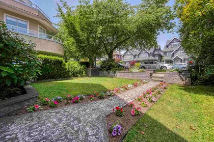 261-e-4th-street-lower-lonsdale-north-vancouver-03 at 261 E 4th Street, Lower Lonsdale, North Vancouver